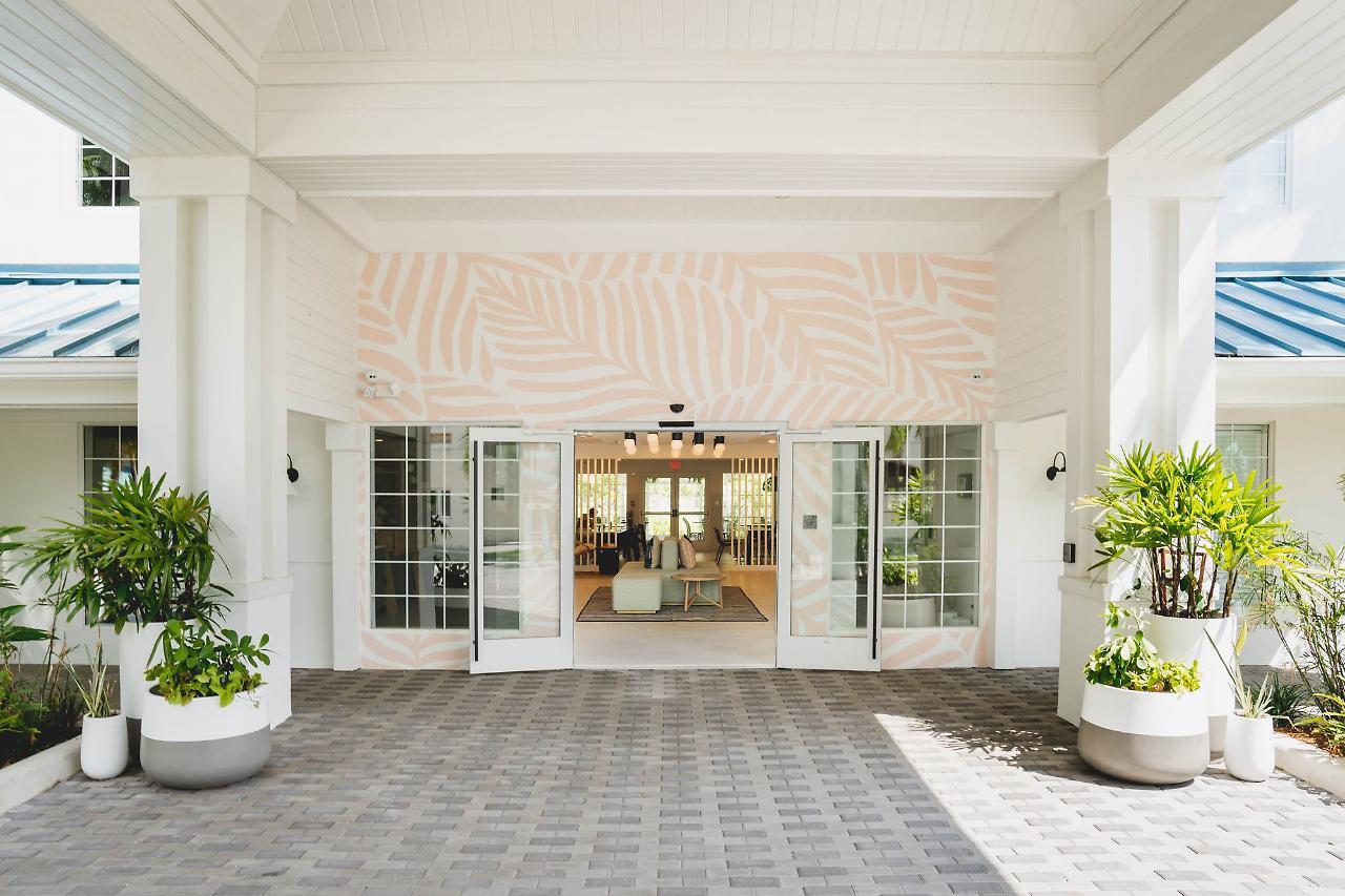 Hampton By Hilton Grand Cayman Seven Mile Beach Τζώρτζταουν Εξωτερικό φωτογραφία