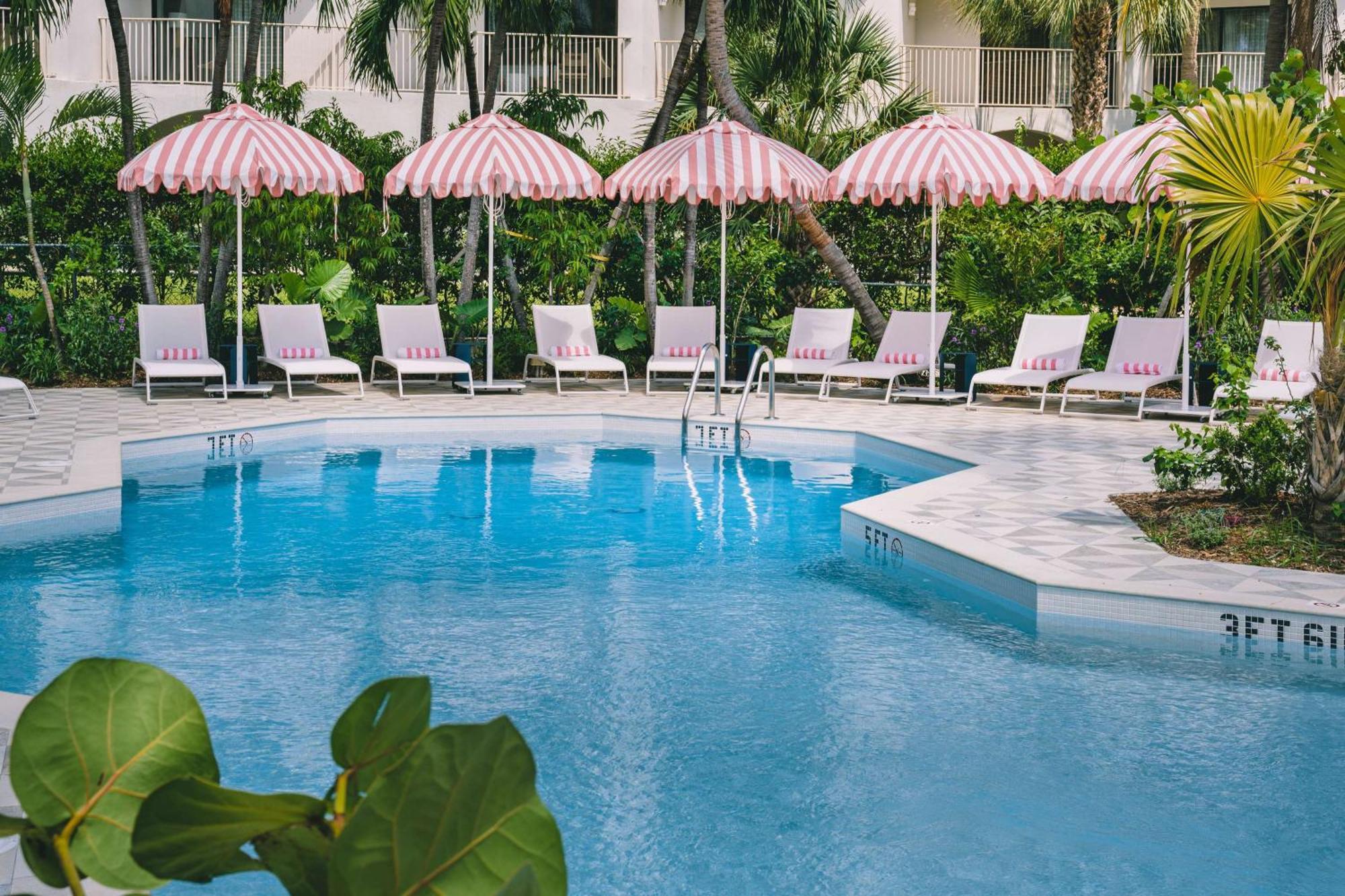 Hampton By Hilton Grand Cayman Seven Mile Beach Τζώρτζταουν Εξωτερικό φωτογραφία