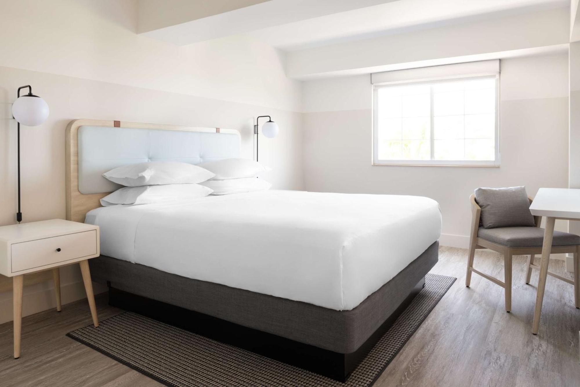 Hampton By Hilton Grand Cayman Seven Mile Beach Τζώρτζταουν Εξωτερικό φωτογραφία
