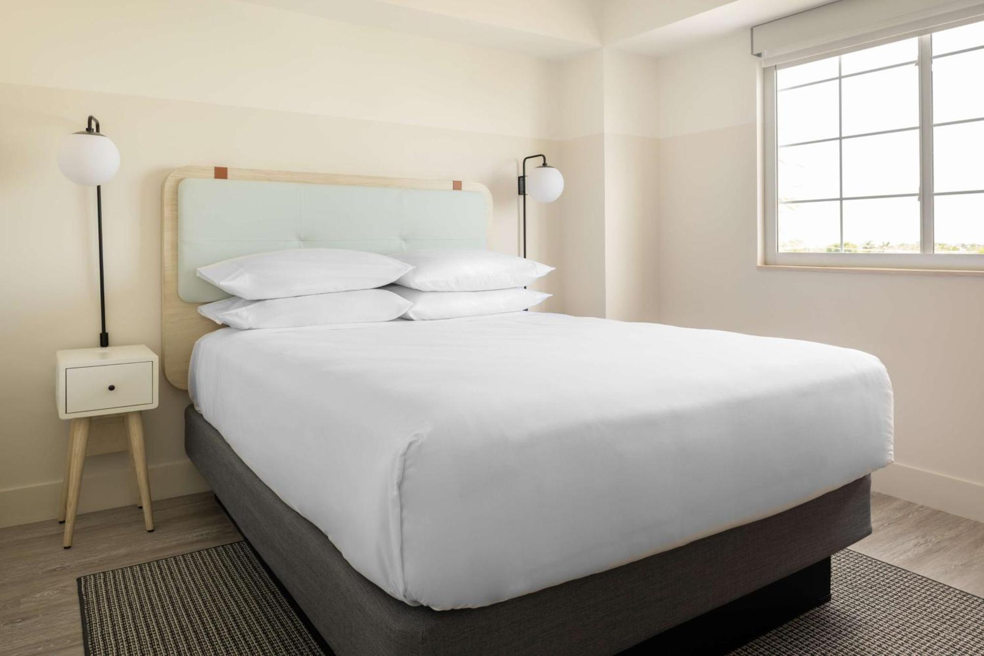 Hampton By Hilton Grand Cayman Seven Mile Beach Τζώρτζταουν Εξωτερικό φωτογραφία